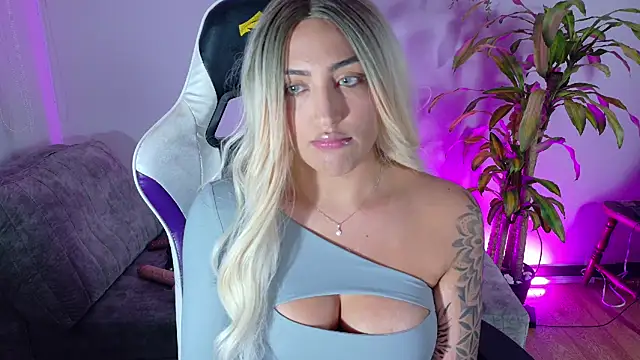 a belladanger online show from 10.25.25