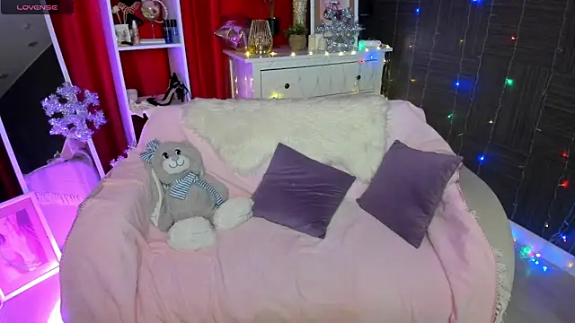 Snapshot of Queen_baby chatting on 12.29.24 Queen baby online show from 12.29.24