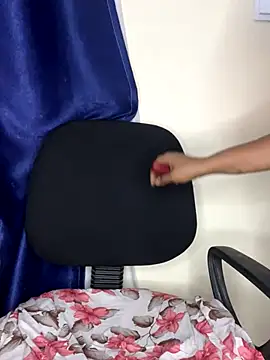 Snapshot of sweetestval chatting on 11.06.25 sweetestval online show from 11.06.25