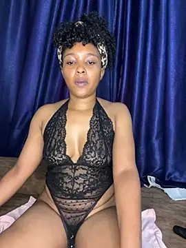 Snapshot of sweetestval chatting on 11.22.25 sweetestval online show from 11.22.25