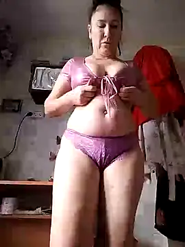 Snapshot of lindaledi2 chatting on 02.04.25 lindaledi2 online show from 02.04.25