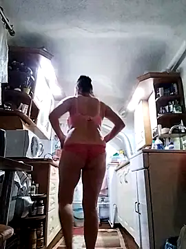 Snapshot of lindaledi2 chatting on 02.12.25 lindaledi2 online show from 02.12.25