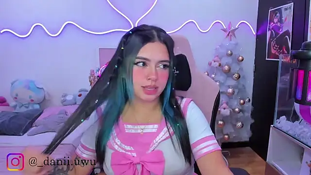 CuteDani  online show from 11.27.25