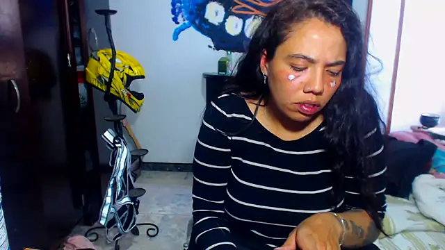 AmaraRoberts420 online show from 04.12.26