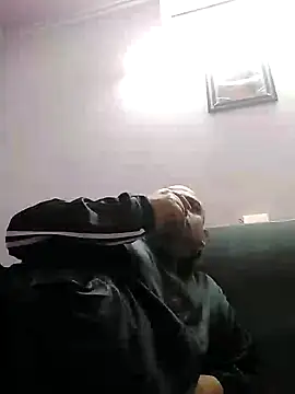 Snapshot of Dick_6inches chatting on 12.04.24 Dick 6inches online show from 12.04.24