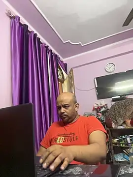 Snapshot of Dick_6inches chatting on 10.08.25 Dick 6inches online show from 10.08.25