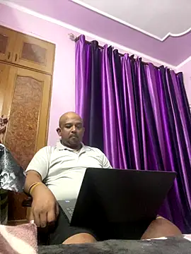 Snapshot of Dick_6inches chatting on 10.12.25 Dick 6inches online show from 10.12.25