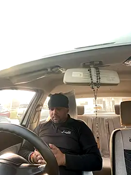 Snapshot of Dick_6inches chatting on 11.12.25 Dick 6inches online show from 11.12.25