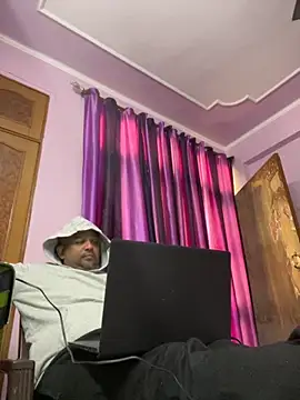 Snapshot of Dick_6inches chatting on 11.23.25 Dick 6inches online show from 11.23.25