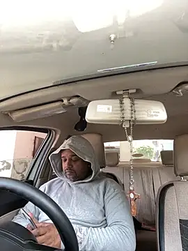 Snapshot of Dick_6inches chatting on 11.27.25 Dick 6inches online show from 11.27.25