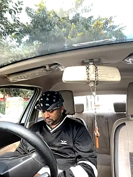 Snapshot of Dick_6inches chatting on 11.30.25 Dick 6inches online show from 11.30.25