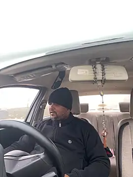 Snapshot of Dick_6inches chatting on 12.15.25 Dick 6inches online show from 12.15.25