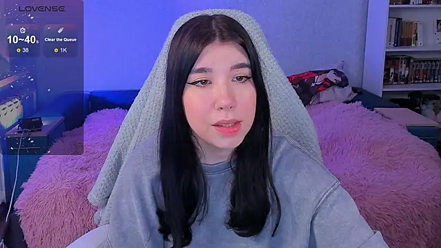 Snapshot of kellyharris chatting on 12.04.24 kellyharris online show from 12.04.24