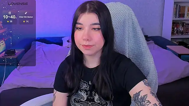 Snapshot of kellyharris chatting on 12.15.24 kellyharris online show from 12.15.24