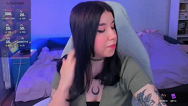 Snapshot of kellyharris chatting on 02.07.25 kellyharris online show from 02.07.25