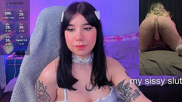 Snapshot of kellyharris chatting on 02.13.25 kellyharris online show from 02.13.25