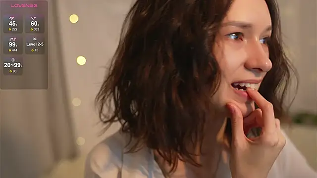 Snapshot of VivianLy_ chatting on 01.30.25 VivianLy online show from 01.30.25