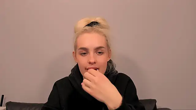 OliviaKisss online show from 02.13.26