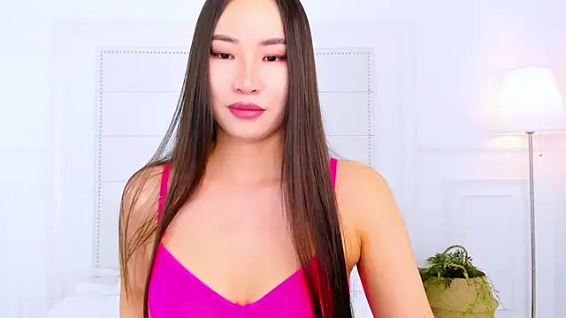 NaomiYuu online show from 11.10.25