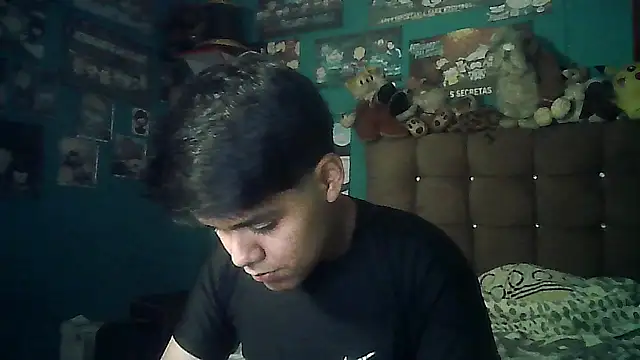 Snapshot of Valesh20 chatting on 12.22.25 Valesh20 online show from 12.22.25