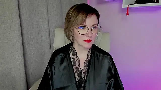 Snapshot of feliziaDesire chatting on 05.10.26 feliziaDesire online show from 05.10.26