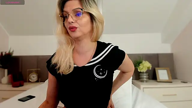 Snapshot of AshleyStorm_ chatting on 03.19.25 AshleyStorm online show from 03.19.25