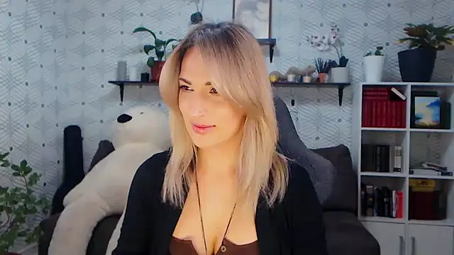 MillaXQueen online show from 02.07.26