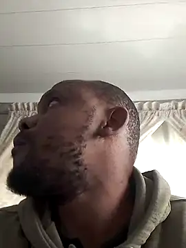 Snapshot of TheTwist chatting on 02.20.25 TheTwist online show from 02.20.25