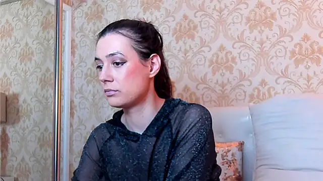 JuliaHunts online show from 07.30.26