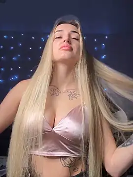 Snapshot of minalawarden chatting on 12.18.24 minalawarden online show from 12.18.24