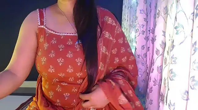 Snapshot of janifer001 chatting on 12.25.24 janifer001 online show from 12.25.24