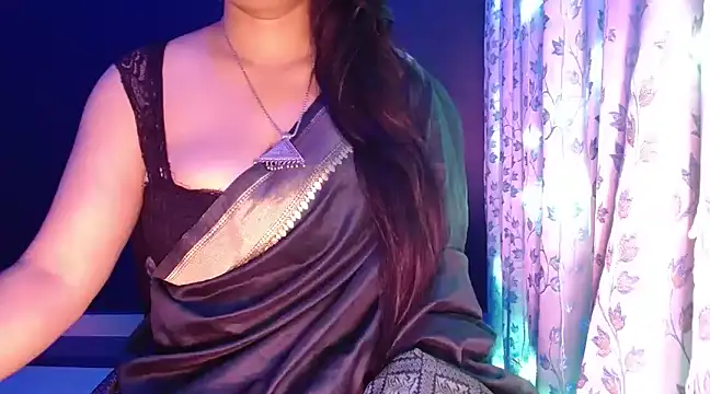 Snapshot of janifer001 chatting on 01.11.25 janifer001 online show from 01.11.25