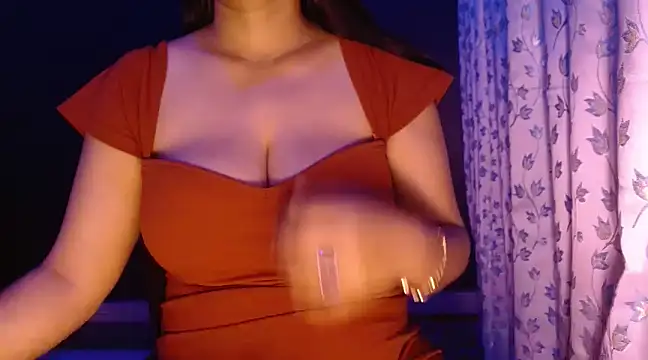 Snapshot of janifer001 chatting on 02.24.25 janifer001 online show from 02.24.25