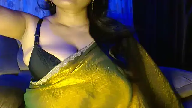 Snapshot of janifer001 chatting on 10.19.25 janifer001 online show from 10.19.25