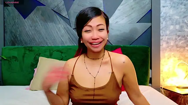 ElyaQuinn online show from 02.22.25