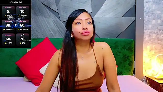 ElyaQuinn online show from 10.16.25