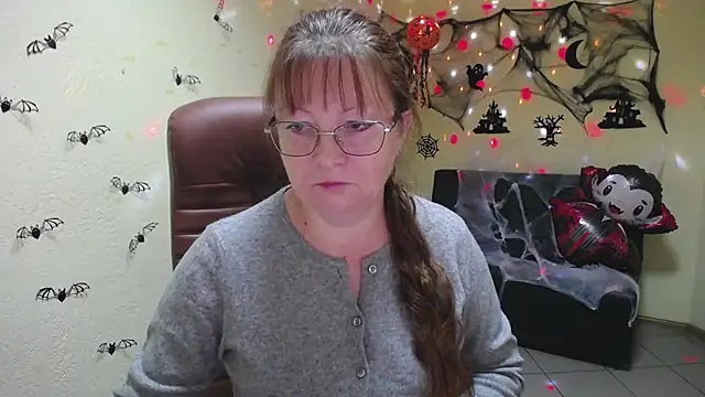 VanessaHotts online show from 10.20.25