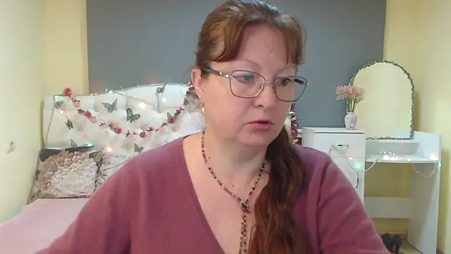 VanessaHotts online show from 04.17.26