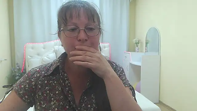 VanessaHotts online show from 07.07.26