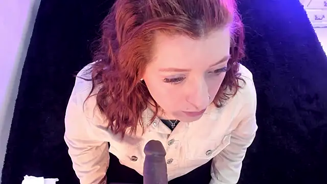 JulietaAlves online show from 11.06.25