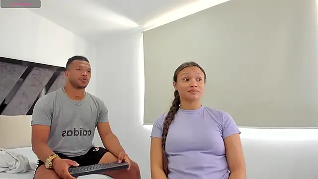 Snapshot of AnnieAndStefan chatting on 12.27.24 AnnieAndStefan online show from 12.27.24