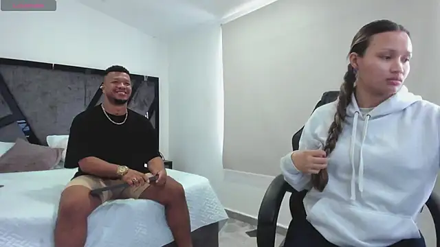 Snapshot of AnnieAndStefan chatting on 10.13.25 AnnieAndStefan online show from 10.13.25