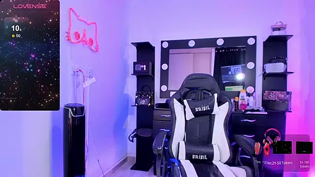 miss kitty online show from 12.12.24