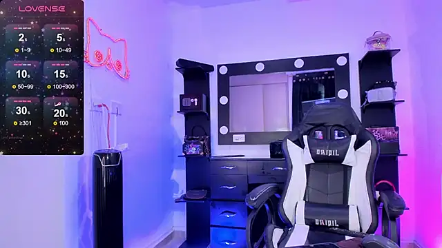 miss kitty online show from 02.14.25