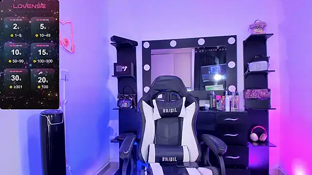 miss kitty online show from 02.15.25