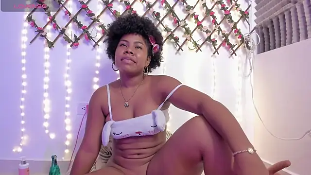 Snapshot of naughty_ebonyy chatting on 05.19.26 naughty ebonyy online show from 05.19.26