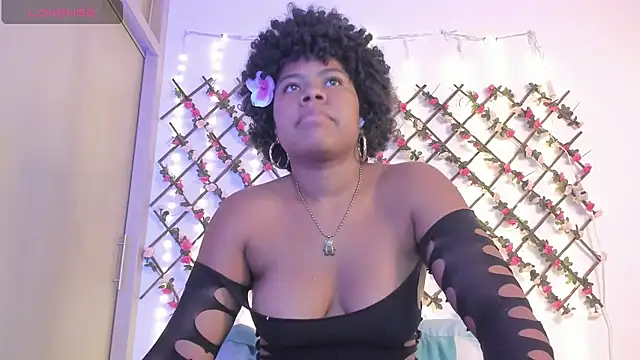 Snapshot of naughty_ebonyy chatting on 06.19.26 naughty ebonyy online show from 06.19.26