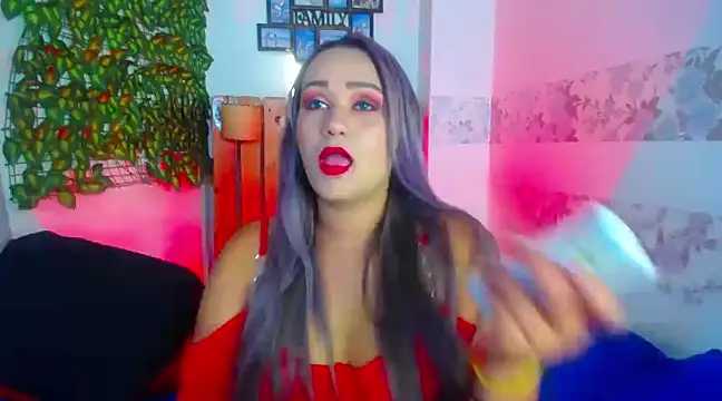 Snapshot of paula_brausin chatting on 01.11.25 paula brausin online show from 01.11.25