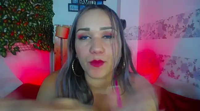 Snapshot of paula_brausin chatting on 02.01.25 paula brausin online show from 02.01.25