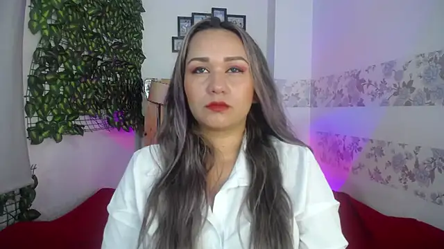 Snapshot of paula_brausin chatting on 02.08.25 paula brausin online show from 02.08.25